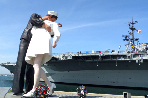 El USS Midway en el centro de San Diego, California